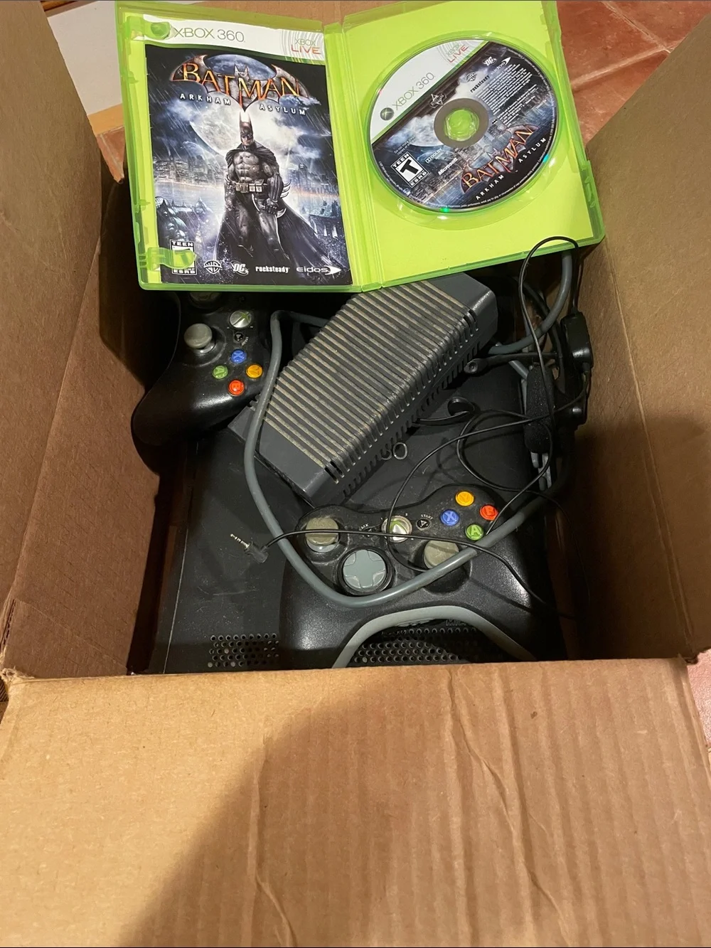 Xbox 360 Console Bundle with Batman: Arkham Asylum - Black